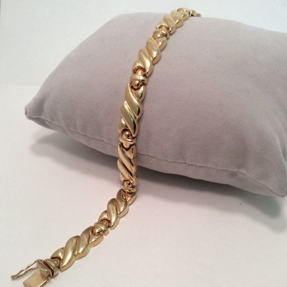 14k Yellow Solid Gold XO Hearts and Kiss bracelet 13.6gr